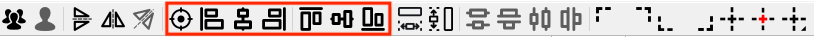 The Align tools in the Arrange (long) toolbar